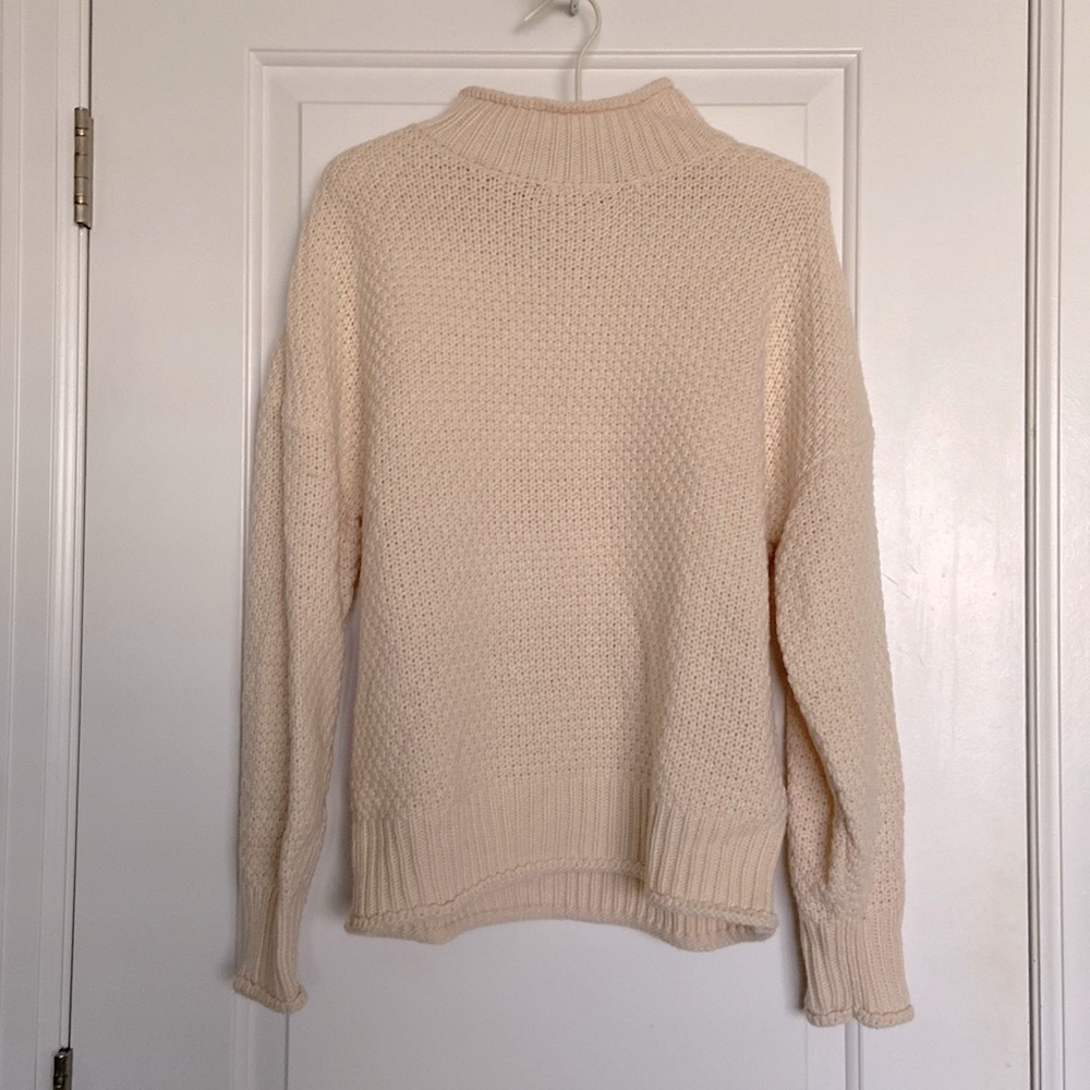 NWOT Zesica Mock Turtleneck Cream Sweater size S